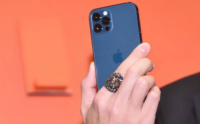 兴宾苹果手机维修分享iPhone12系列重启方法教程 