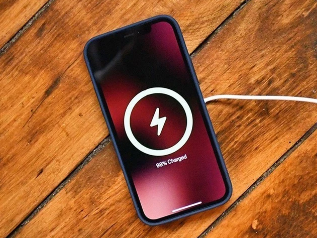 兴宾苹果手机维修分享iPhone 12可以随便充电吗 